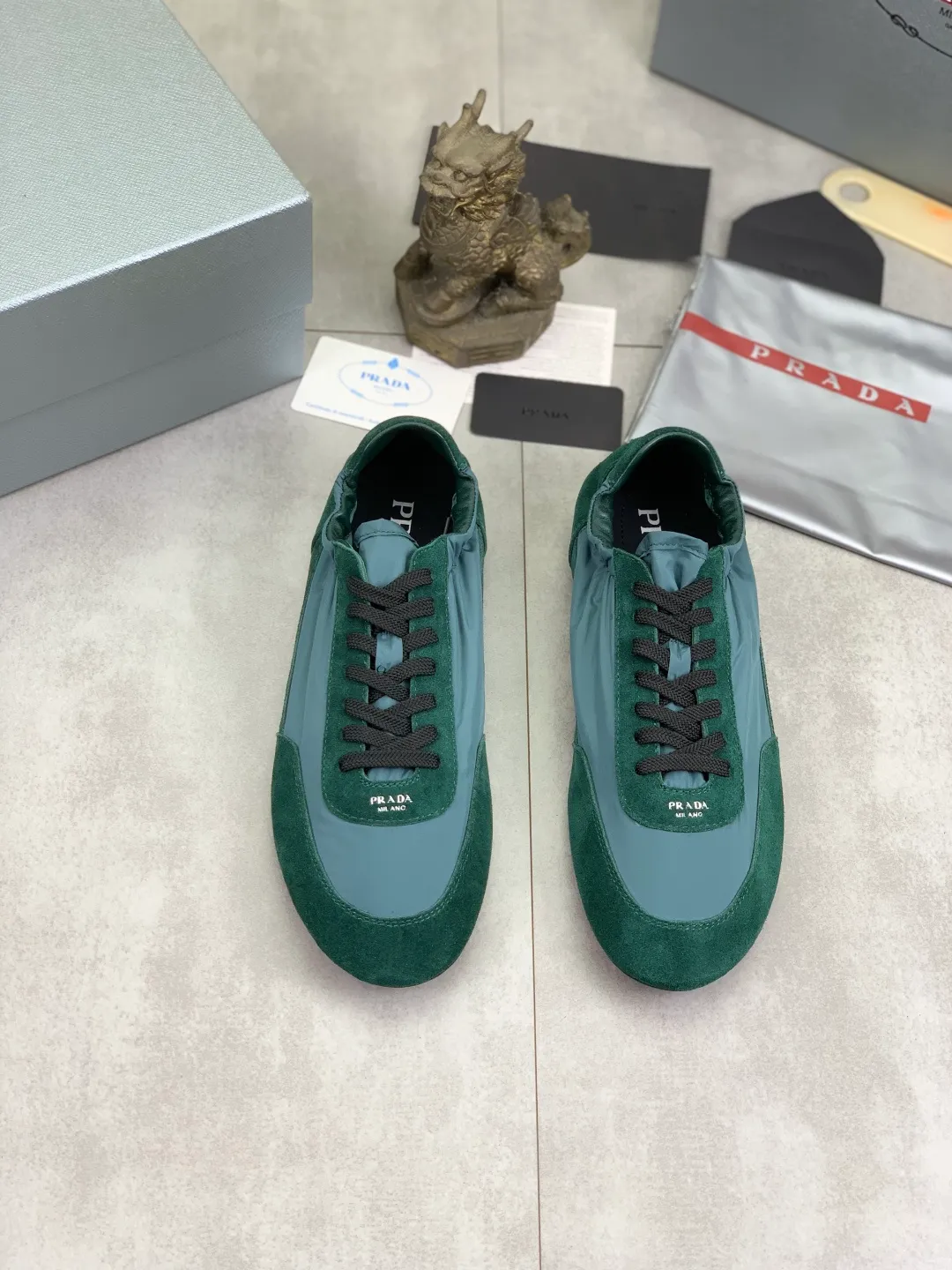 Men's shoes 💰P500💰【New style】hot style is on the official website, 🆘 Trendy brand (Prada) mainly promotes hot style, avant-garde and versatile fashion men's shoes private version mold opening, cowhide surface splicing 1:1 replica... fashionable and simple, original imported cowhide lining cowhide feet; the atmosphere and personality are more fashionable, eye-catching and pursuing class. It will subvert the old idea and be a must-have for fashion trendsetters with you! Must keep it for yourself! Tall and comfortable, large and low, high-end quality workmanship. Size: 38-44; 6️⃣colors available.